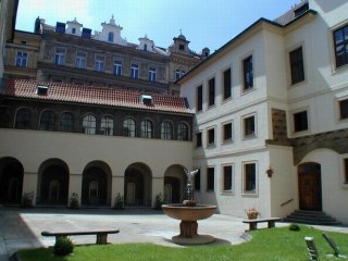 michnuv_palac_atrium